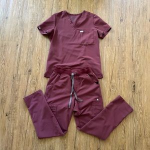 Figs Dark Cherry set